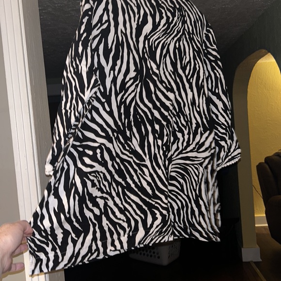 Zebra blouse - Picture 4 of 6